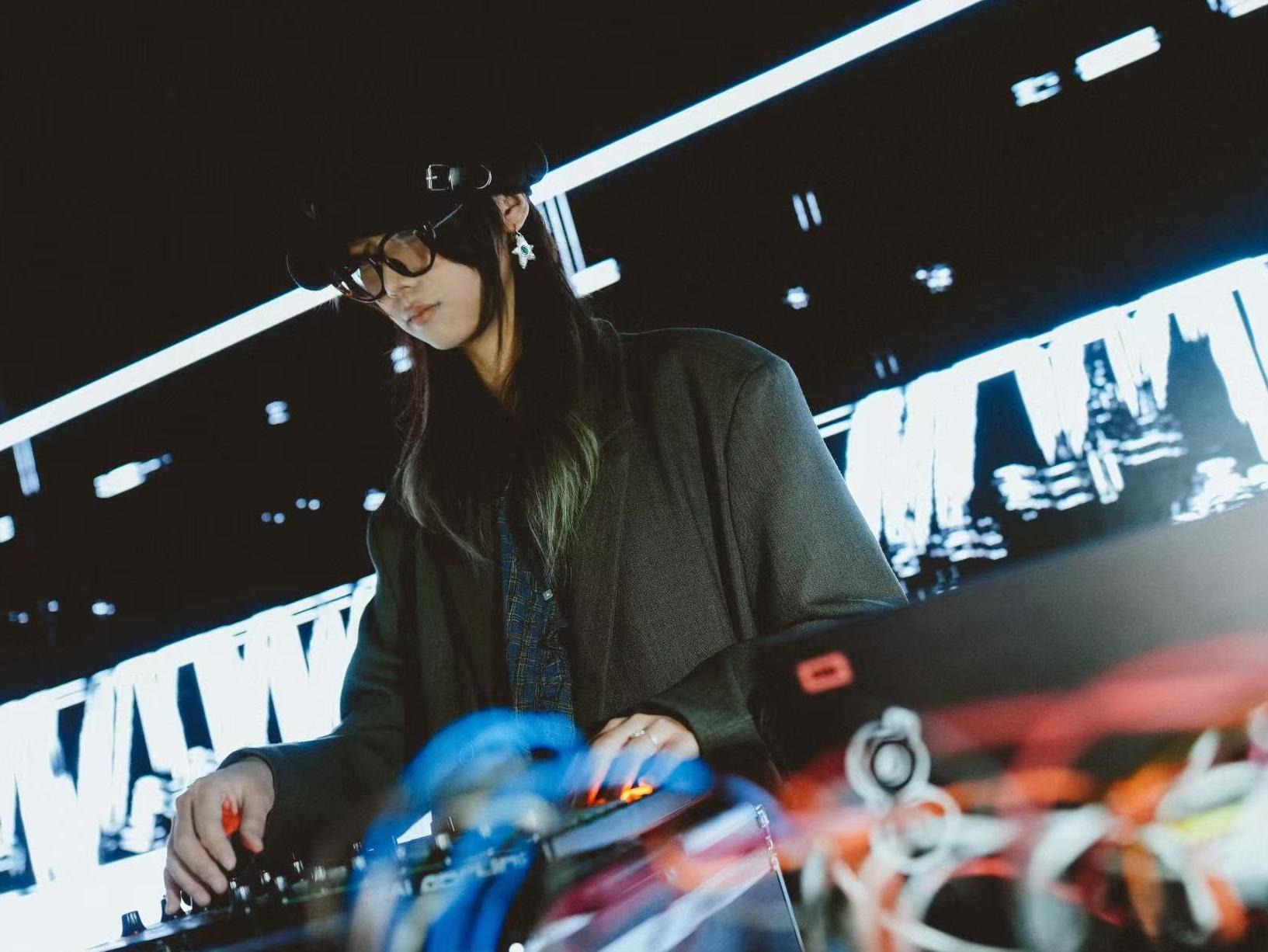 XING performing live visuals